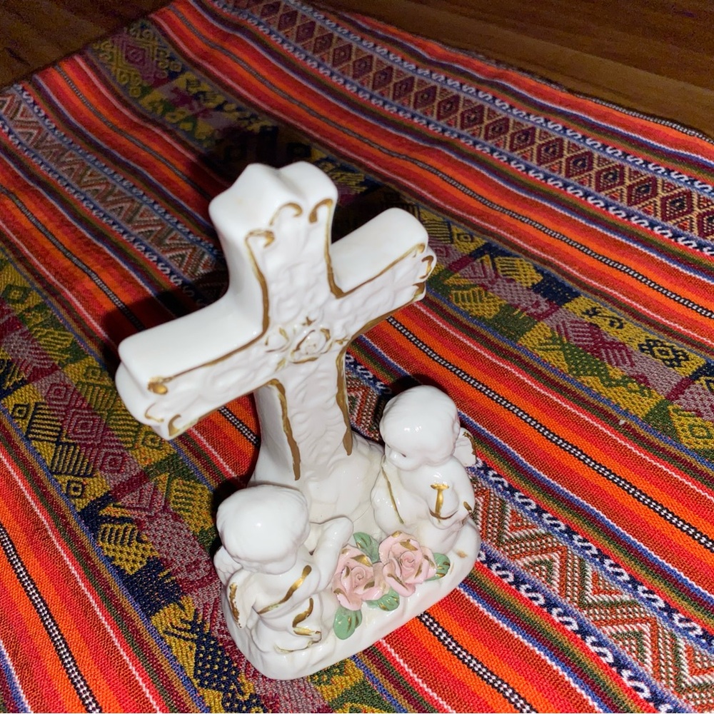 Vintage Porcelain Cross Figurine With Roses and 2 Angels